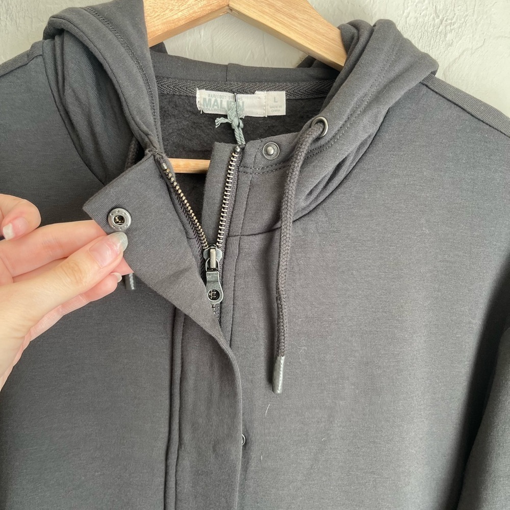 Barefoot Dreams Malibu Collection Brushed Luxe Lounge Parka Carbon Grey Large - Picture 4 of 8